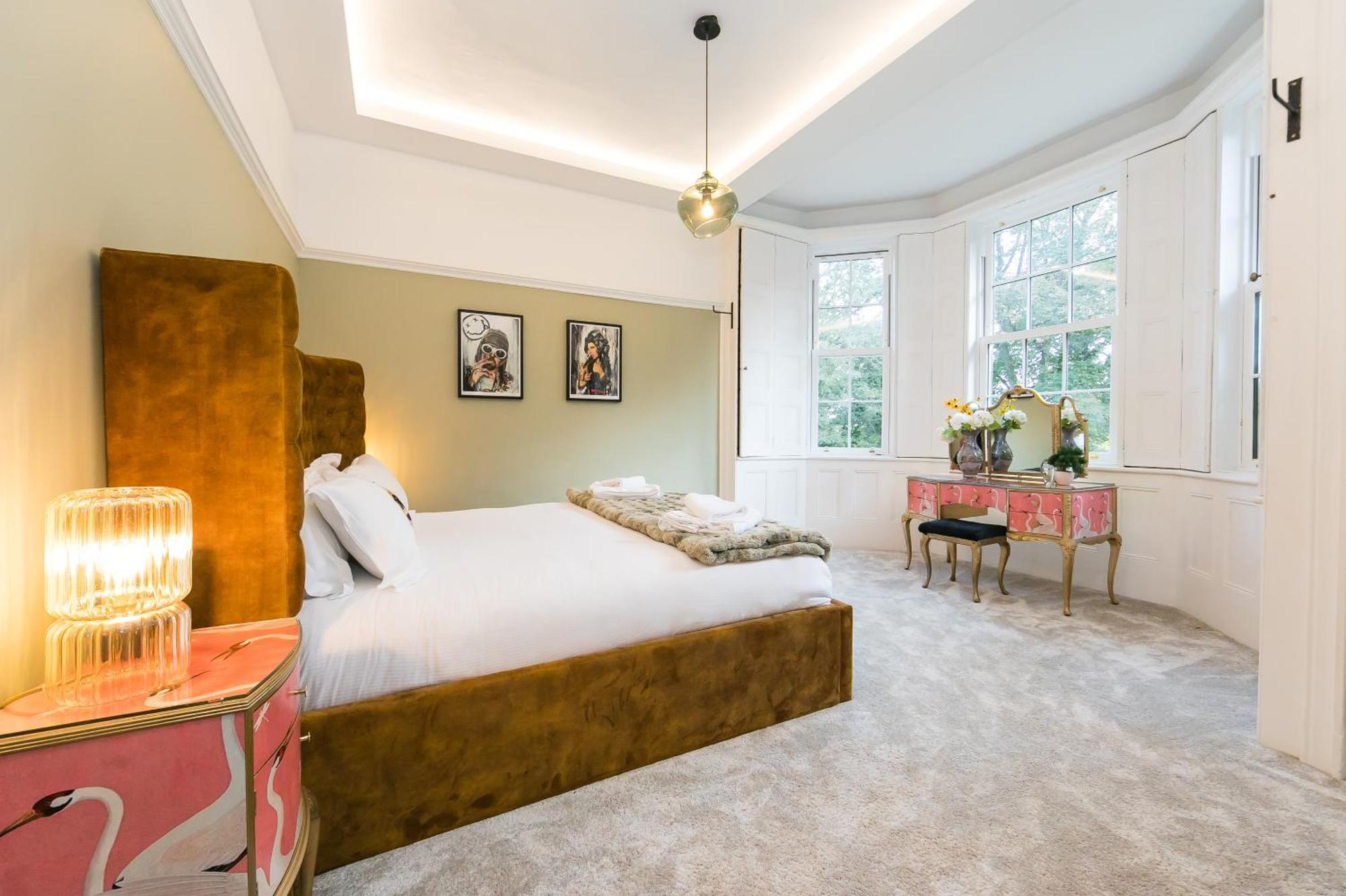 Hillthorpe Manor By Maison Parfaite - Large Country House With Hot Tub 폰트프랙트 외부 사진