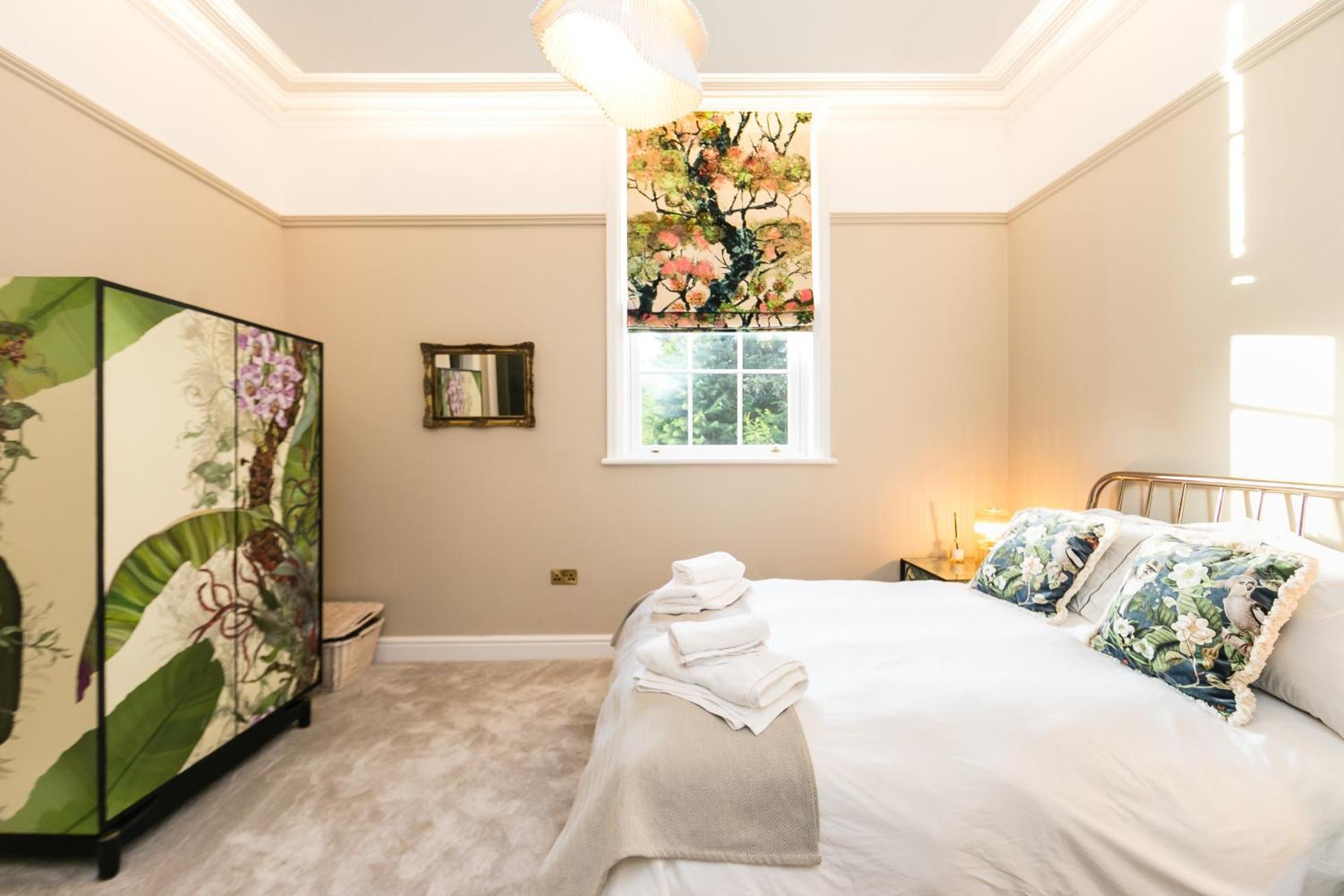 Hillthorpe Manor By Maison Parfaite - Large Country House With Hot Tub 폰트프랙트 외부 사진