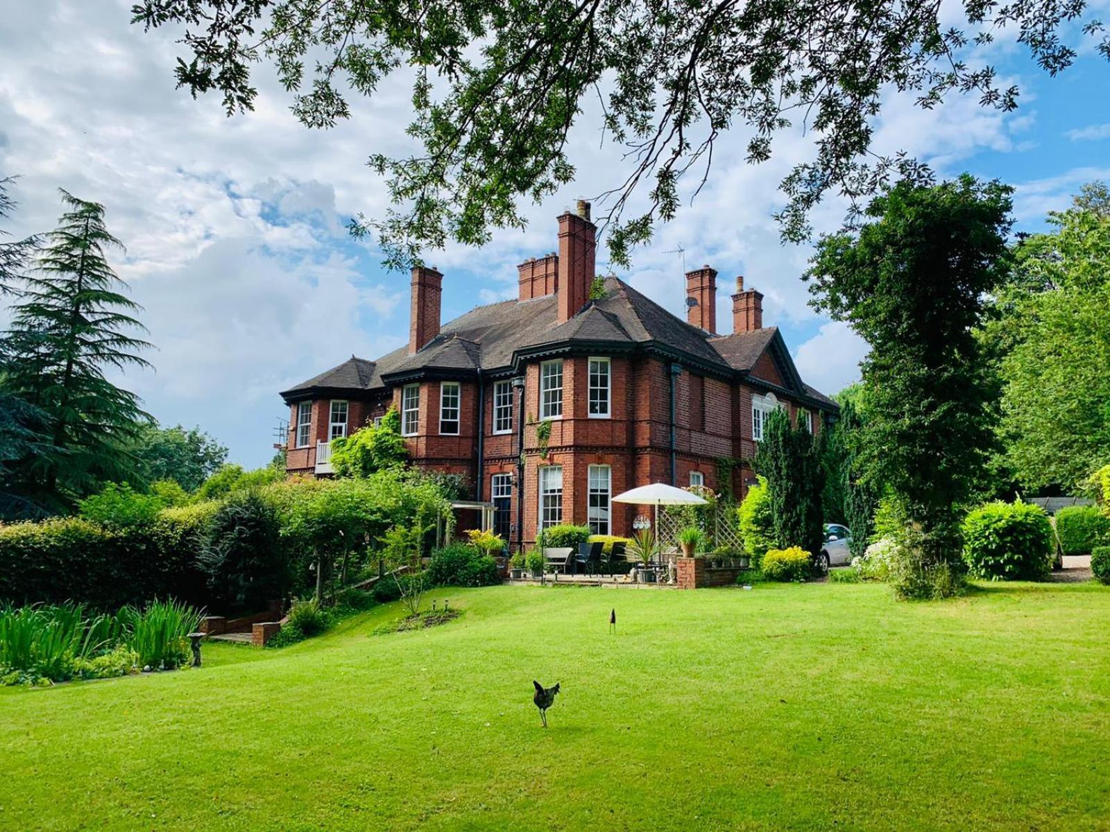 Hillthorpe Manor By Maison Parfaite - Large Country House With Hot Tub 폰트프랙트 외부 사진