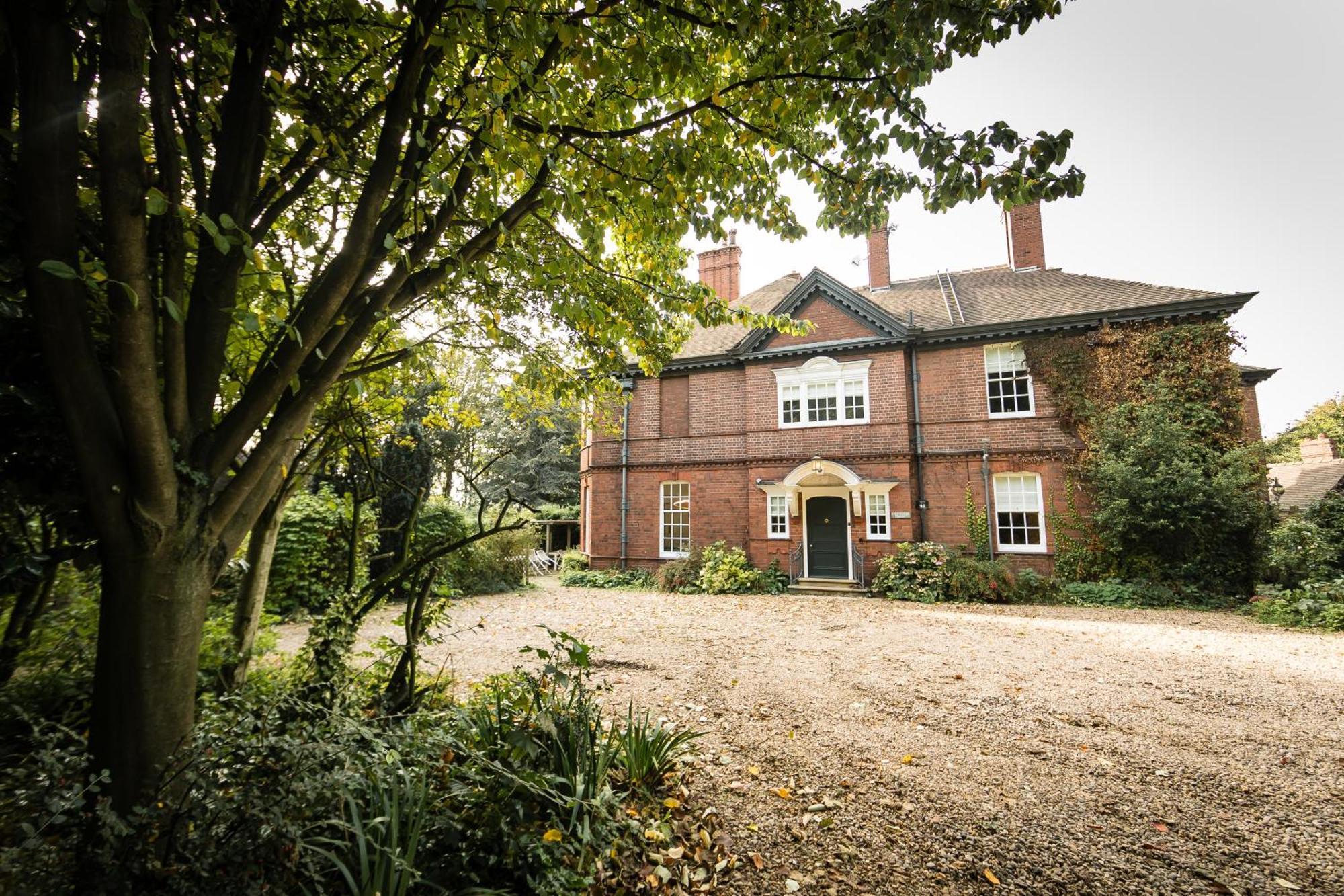 Hillthorpe Manor By Maison Parfaite - Large Country House With Hot Tub 폰트프랙트 외부 사진