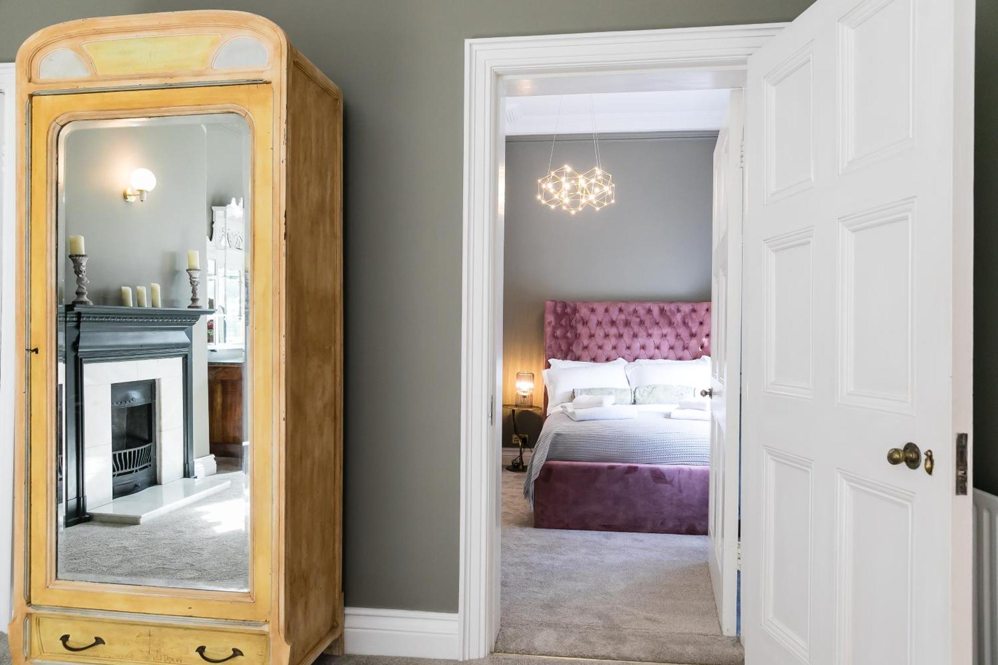 Hillthorpe Manor By Maison Parfaite - Large Country House With Hot Tub 폰트프랙트 외부 사진