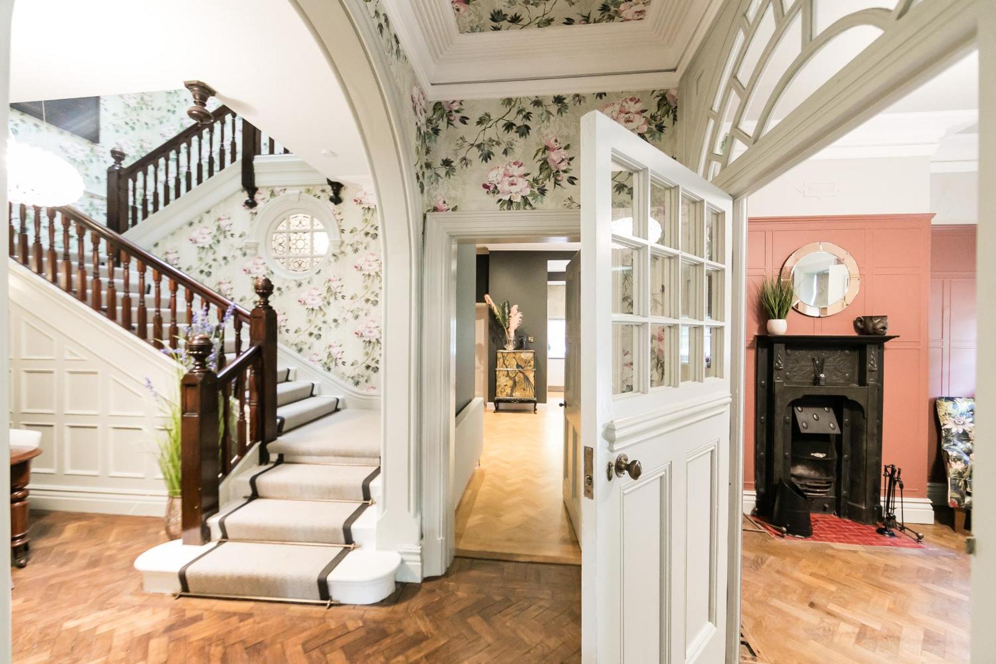 Hillthorpe Manor By Maison Parfaite - Large Country House With Hot Tub 폰트프랙트 외부 사진