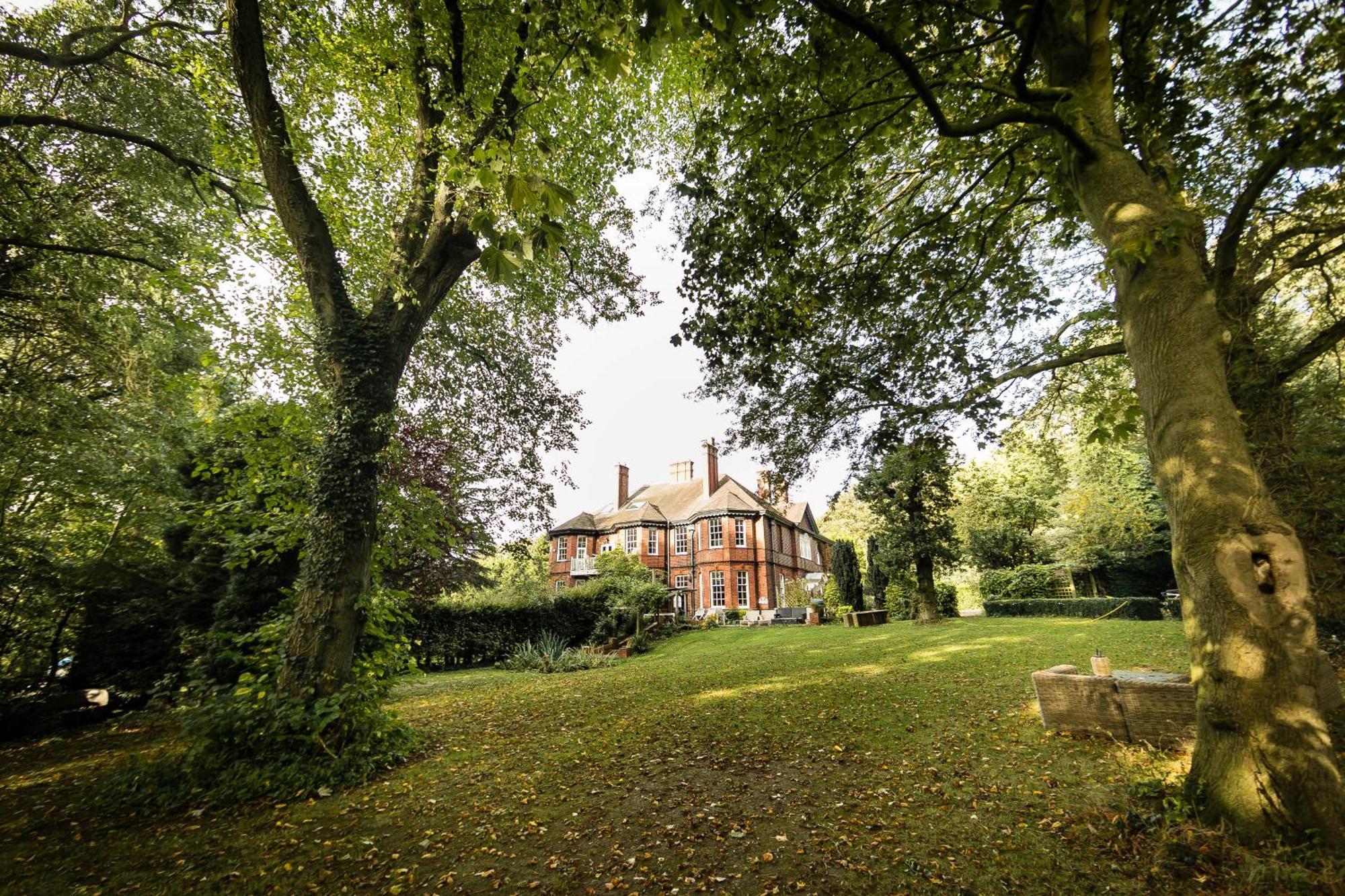 Hillthorpe Manor By Maison Parfaite - Large Country House With Hot Tub 폰트프랙트 외부 사진